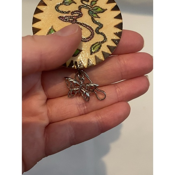 🌸✨New Handcrafted Handmade Wood Burned Butterfly Monogram A Keychain - Picture 8 of 9